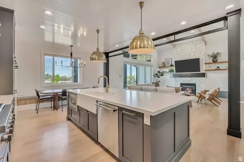 Kitchen - 1720 S Hillcrest Cir W, Mapleton, UT 84664 photo 4 of 6