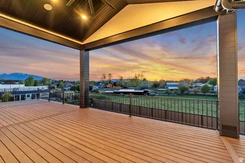 Exterior - 1720 S Hillcrest Cir W, Mapleton, UT 84664 photo 8 of 35