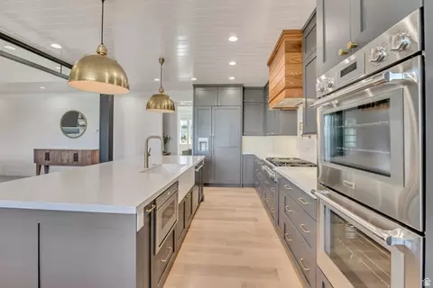 Kitchen - 1720 S Hillcrest Cir W, Mapleton, UT 84664 photo 3 of 6