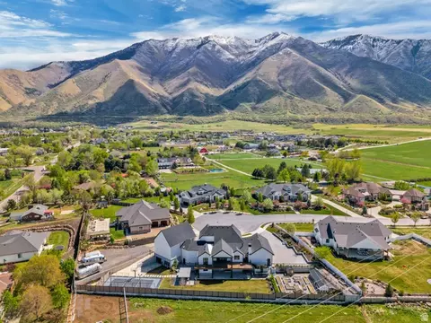 View/Area - 1720 S Hillcrest Cir W, Mapleton, UT 84664 photo 4 of 10