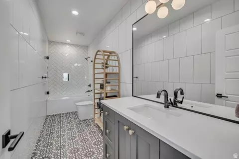 Bath - 1720 S Hillcrest Cir W, Mapleton, UT 84664 photo 7 of 9