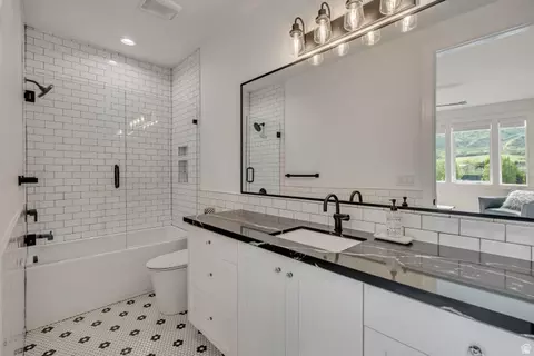 Bath - 1720 S Hillcrest Cir W, Mapleton, UT 84664 photo 5 of 9