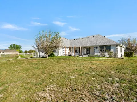 Exterior - 608 Nicole Way, Erda, UT 84074 photo 6 of 9