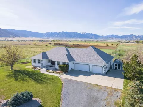 Exterior - 608 Nicole Way, Erda, UT 84074 photo 2 of 9