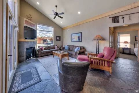 Living - 3686 S Spanish Valley Unit I-1 Dr #I-1, Moab, UT 84532 photo 3 of 7