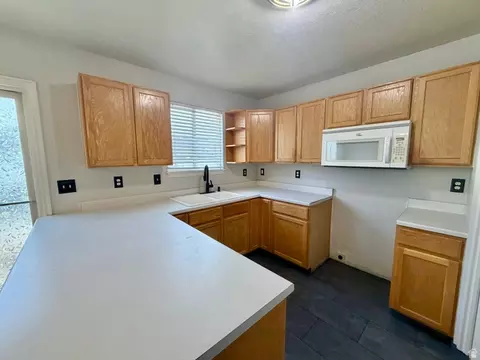 Kitchen - 464 E 475 N, Ogden, UT 84404 photo 2 of 2