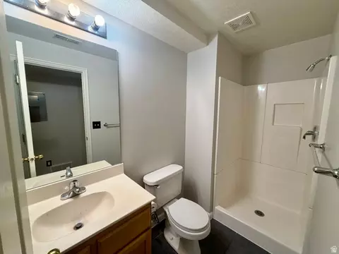 Bath - 464 E 475 N, Ogden, UT 84404 photo 4 of 4