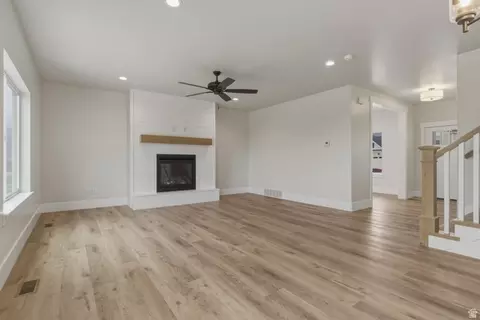 Living - 1327 E 320 S, Payson, UT 84651 photo 3 of 4