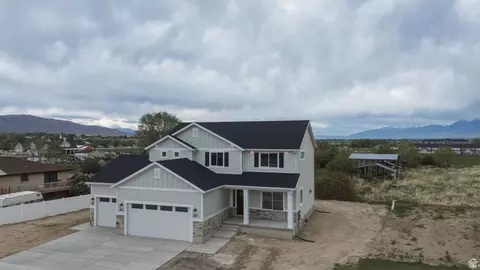 Exterior - 1327 E 320 S, Payson, UT 84651 photo 2 of 4