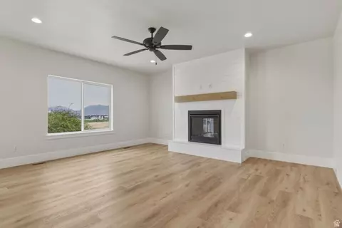 Living - 1327 E 320 S, Payson, UT 84651 photo 4 of 4