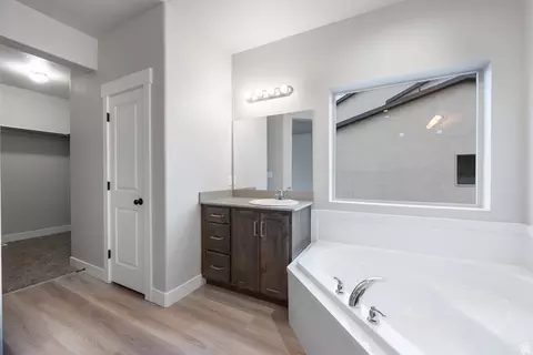 Bath - 2303 E 320 N #40M, Spanish Fork, UT 84660 photo 2 of 3