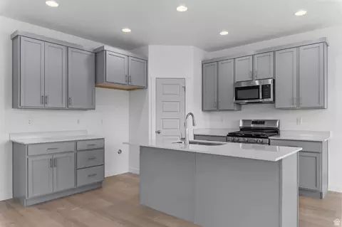 Kitchen - 1757 E Kern Mtn, Eagle Mountain, UT 84005 photo 1 of 2