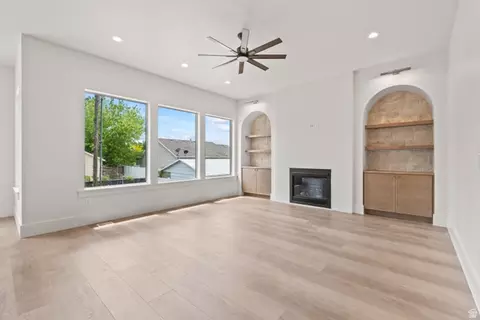 Living - 848 E 4170 S, Millcreek, UT 84107 photo 4 of 11