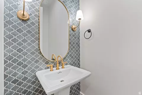 Bath - 848 E 4170 S, Millcreek, UT 84107 photo 1 of 6