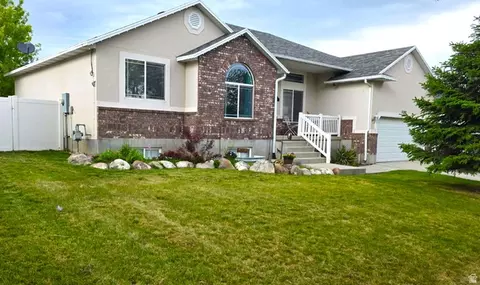 5798 W Moon Shadow Dr, Herriman, UT 84096