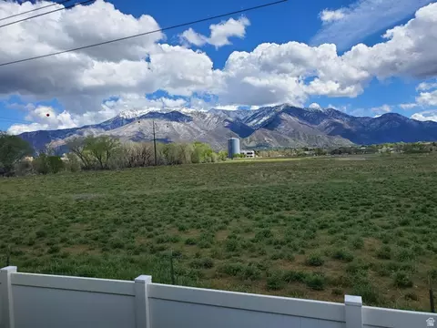 Exterior - 5586 S 250 E, Washington Terrace, UT 84405 photo 5 of 5