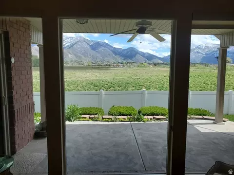 Exterior - 5586 S 250 E, Washington Terrace, UT 84405 photo 2 of 5