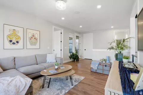 Living - 2011 E Beverly Dr, Holladay, UT 84117 photo 5 of 5