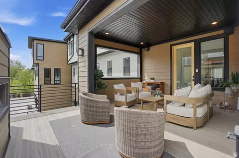Exterior - 2011 E Beverly Dr, Holladay, UT 84117 photo 4 of 6