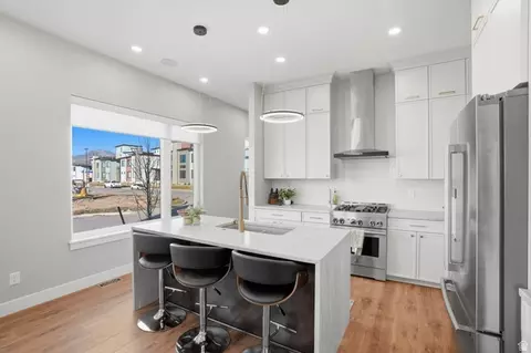 Kitchen - 2011 E Beverly Dr, Holladay, UT 84117 photo 2 of 4