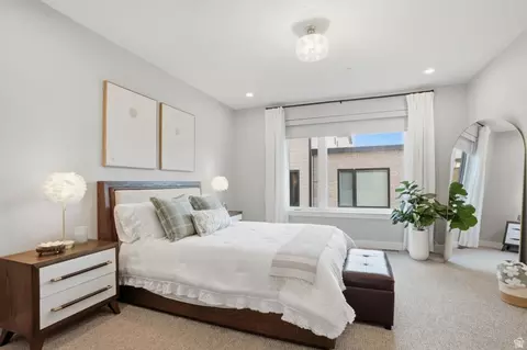 Bedroom - 2011 E Beverly Dr, Holladay, UT 84117 photo 3 of 7