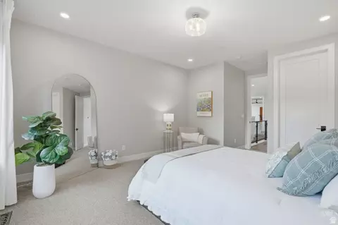 Bedroom - 2011 E Beverly Dr, Holladay, UT 84117 photo 4 of 7