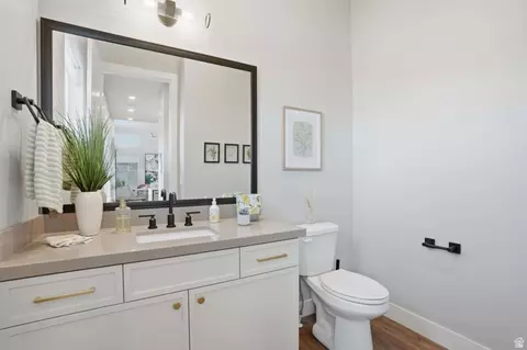 Bath - 2011 E Beverly Dr, Holladay, UT 84117 photo 1 of 5