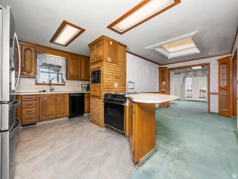 Kitchen - 1424 N 1600 W, Mapleton, UT 84664 photo 4 of 4