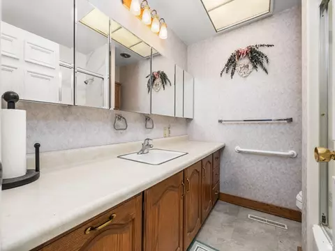 Bath - 1424 N 1600 W, Mapleton, UT 84664 photo 1 of 2