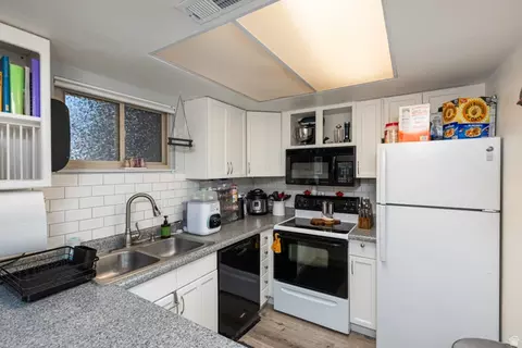 Kitchen - 935 E Creekhill Ln #11, Midvale, UT 84047 photo 1 of 2