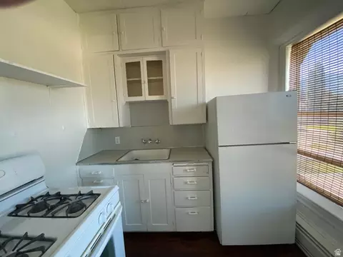 Kitchen - 251 E 300 S, Springville, UT 84663 photo 2 of 4