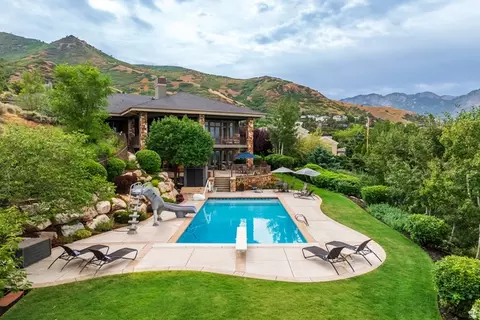 2076 S Scenic Cir E, Salt Lake City, UT 84109