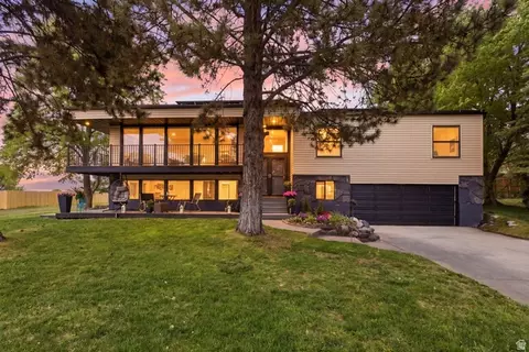 2677 E Grandview Dr S, Sandy, UT 84092