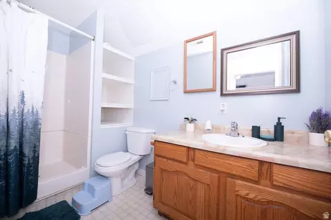 Bath - 83 W 200 N, Centerville, UT 84014 photo 6 of 6