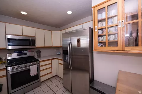 Kitchen - 83 W 200 N, Centerville, UT 84014 photo 3 of 3