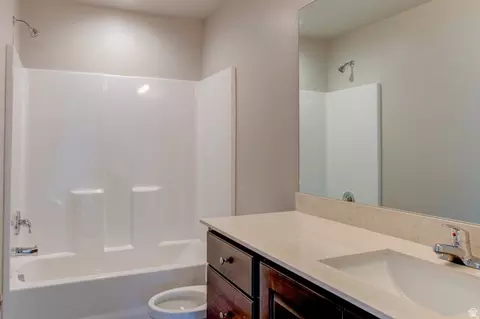 Bath - 2138 E 200 N #54M, Spanish Fork, UT 84660 photo 2 of 2