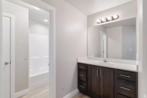 Bath - 2162 E 200 N #COLUMB, Spanish Fork, UT 84660 photo 3 of 4