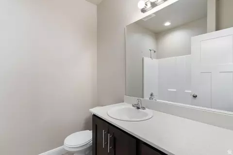 Bath - 2162 E 200 N #COLUMB, Spanish Fork, UT 84660 photo 1 of 4