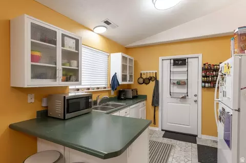 Kitchen - 1360 E Telegraph St #6, Washington, UT 84780 photo 1 of 3