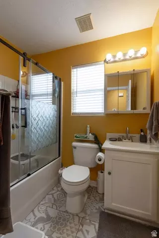 Bath - 1360 E Telegraph St #6, Washington, UT 84780 photo 1 of 2