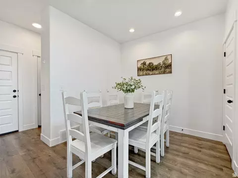 Dining - 641 W Desert Willow Dr, Mapleton, UT 84664 photo 3 of 3