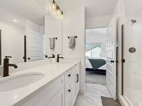Bath - 641 W Desert Willow Dr, Mapleton, UT 84664 photo 2 of 3