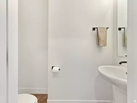 Bath - 641 W Desert Willow Dr, Mapleton, UT 84664 photo 1 of 3