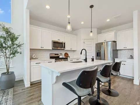 Kitchen - 641 W Desert Willow Dr, Mapleton, UT 84664 photo 1 of 4
