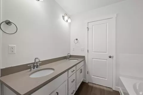 Bath - 1554 E Pheasant Rd, Eagle Mountain, UT 84005 photo 4 of 4