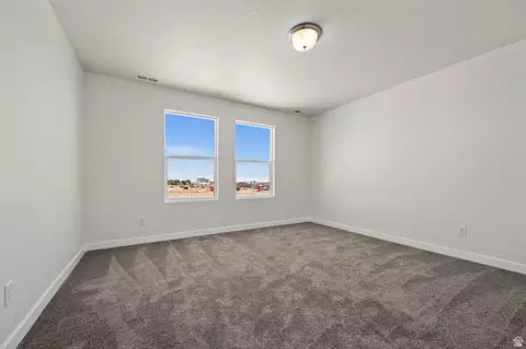 Bedroom - 1554 E Pheasant Rd, Eagle Mountain, UT 84005 photo 3 of 8