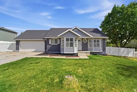 5726 W Dale Amour Dr S, Salt Lake City, UT 84118