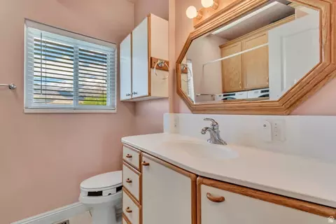 Bath - 157 E 4380 N, Provo, UT 84604 photo 1 of 4