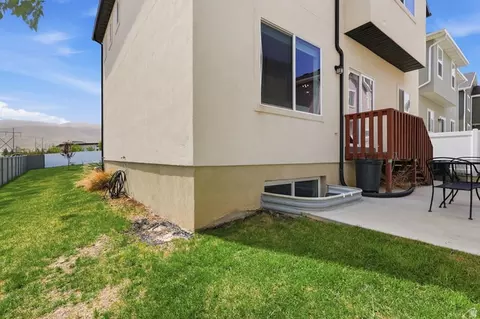 Exterior - 7152 N Brook Rdg, Eagle Mountain, UT 84005 photo 3 of 3