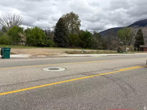 190 E North St, Harrisville, UT 84404